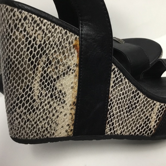 VOLCOM Platform Sandals - Picture 4 of 16